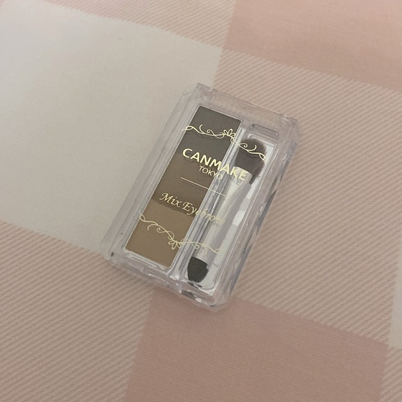 Canmake Tokyo Eyebrow Palette - natural brown - Picture 2 of 3